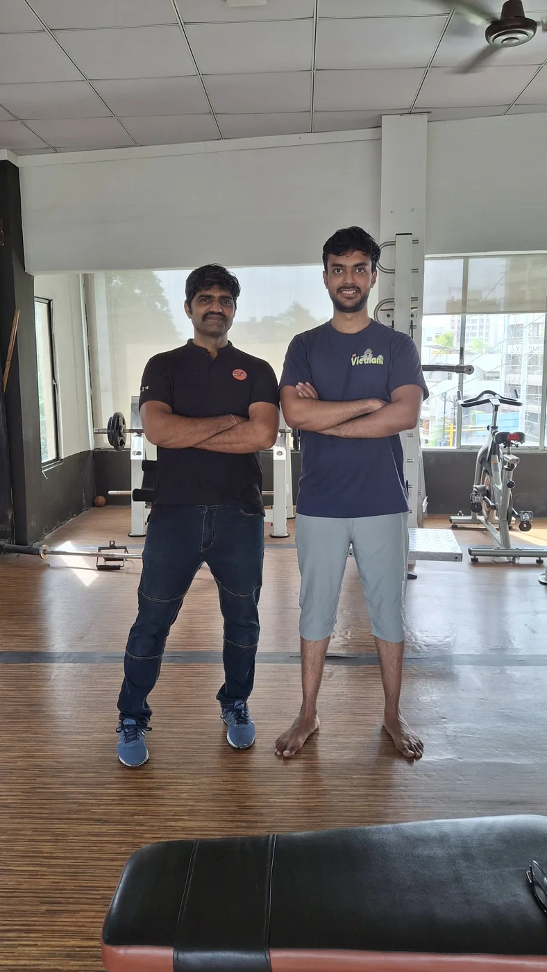 Ashutosh Banerjee training with Brijesh Joshi at S R Gym Adajan, Surat, photograph 4 of 4